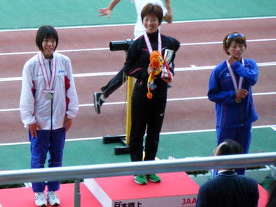 表彰式 2位 左側 堀江選手