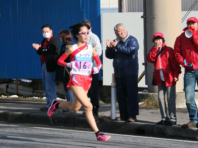 2区 16 井上選手