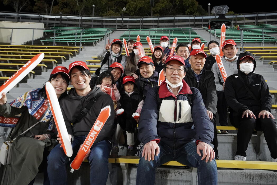 応援に駆け付けた後援会メンバー