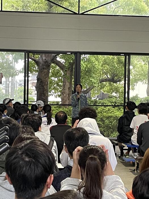 参加者へ演説する小﨑ヘッドコーチ②