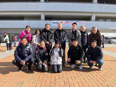 レース後応援団の方々との記念撮影