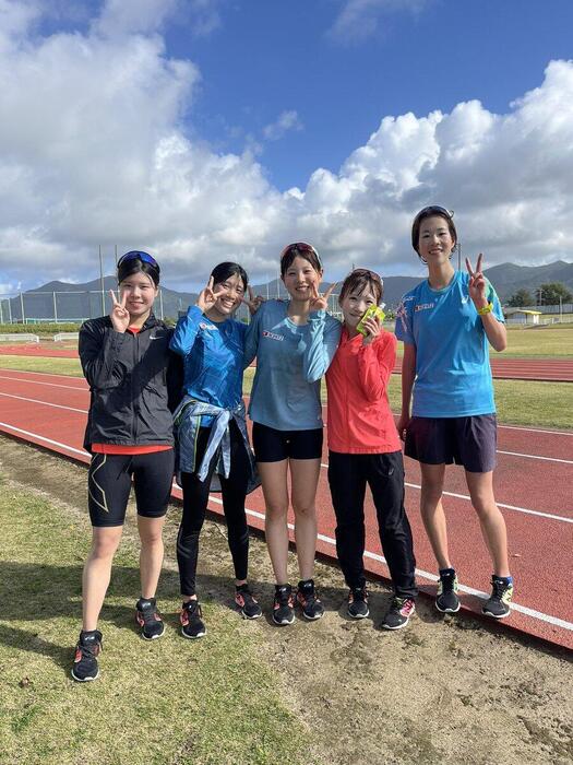 練習後の様子(左から白木・平野・日吉・澤田・藤村晴）