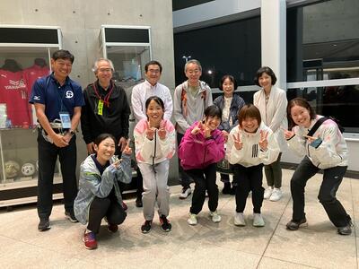 1日目、応援に駆けつけて下さった皆様との集合写真