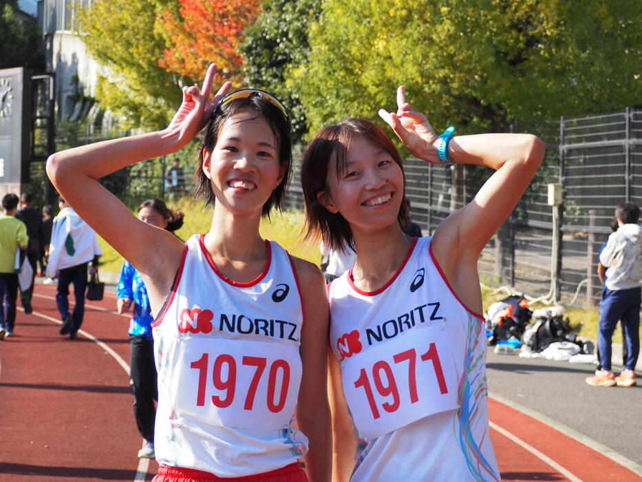 記念撮影➀（左から、藤村晶菜・清水里名）