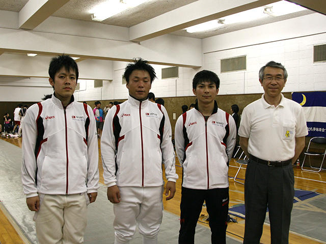 左から澤田選手・向竹選手・菊池選手・西山監督