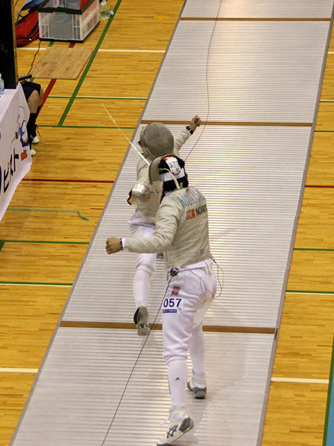 手前 向竹選手